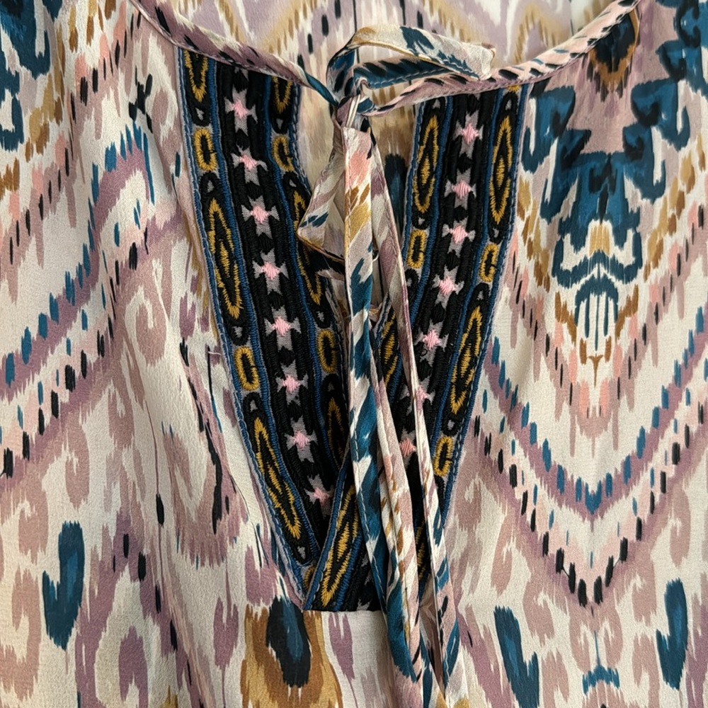 Jade by Johnny Was size top. Small, 100% silk, ikat pattern
Style L14320-2 - Picture 2 of 6